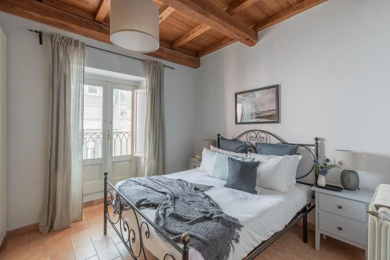 Iflat Charming Apartment Near Piazza Venezia 로마 0*,